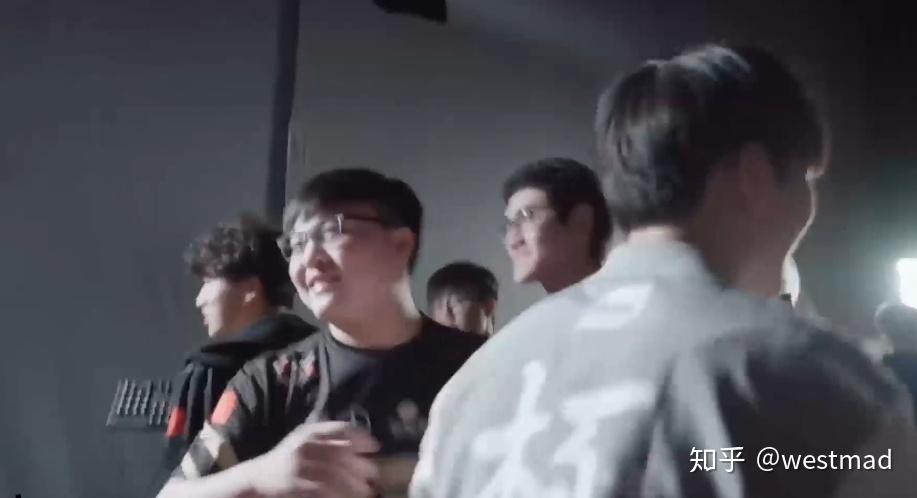 开云-Uzi连续十二场比赛得分超过出色防守，MAD不断突破！-开云