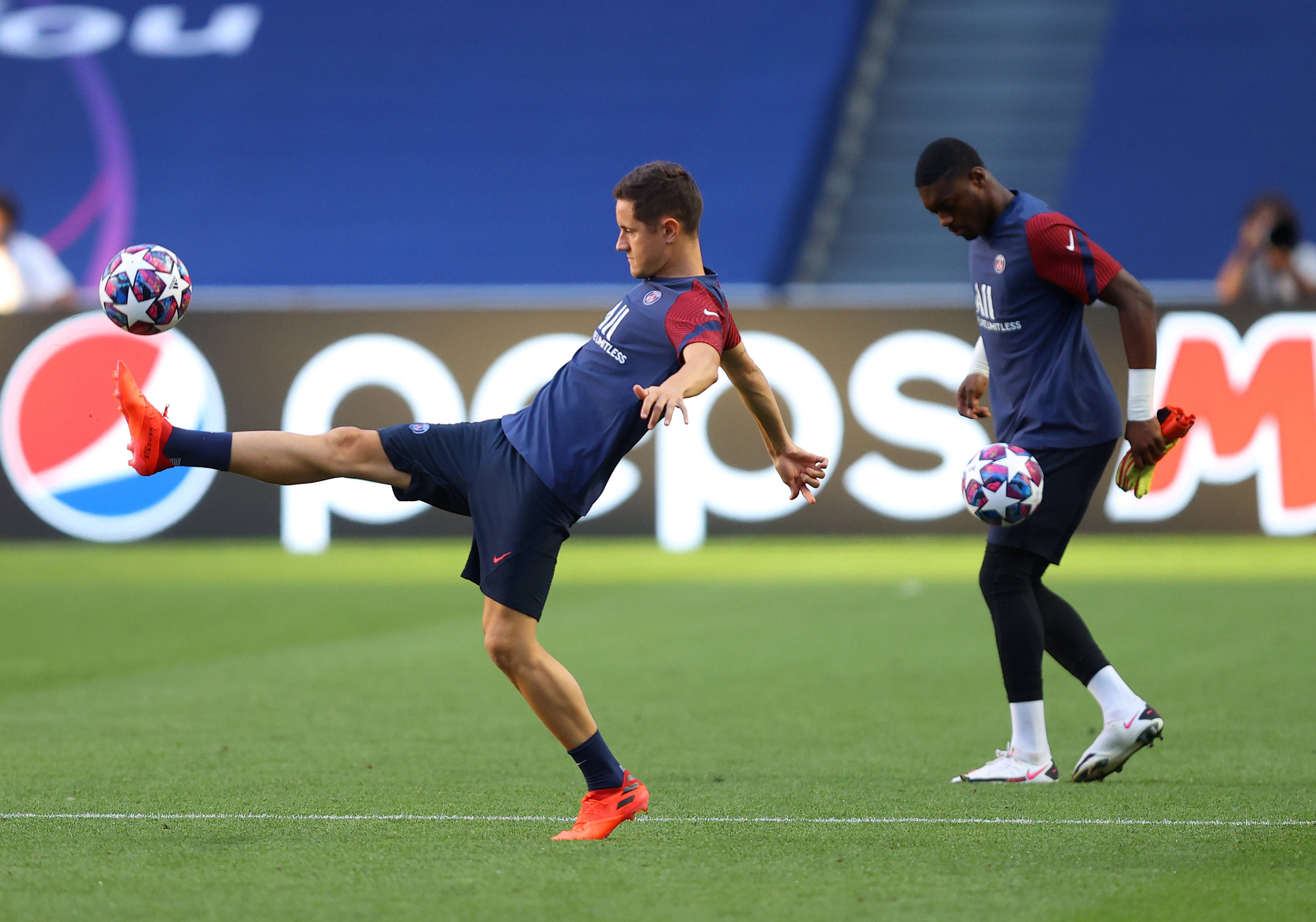 尽享体育世界-关于巴黎圣日耳曼发布备战花絮，清晨内部沟通，意大利杯任务艰巨，阵容厚度经受考验的信息-尽享体育世界