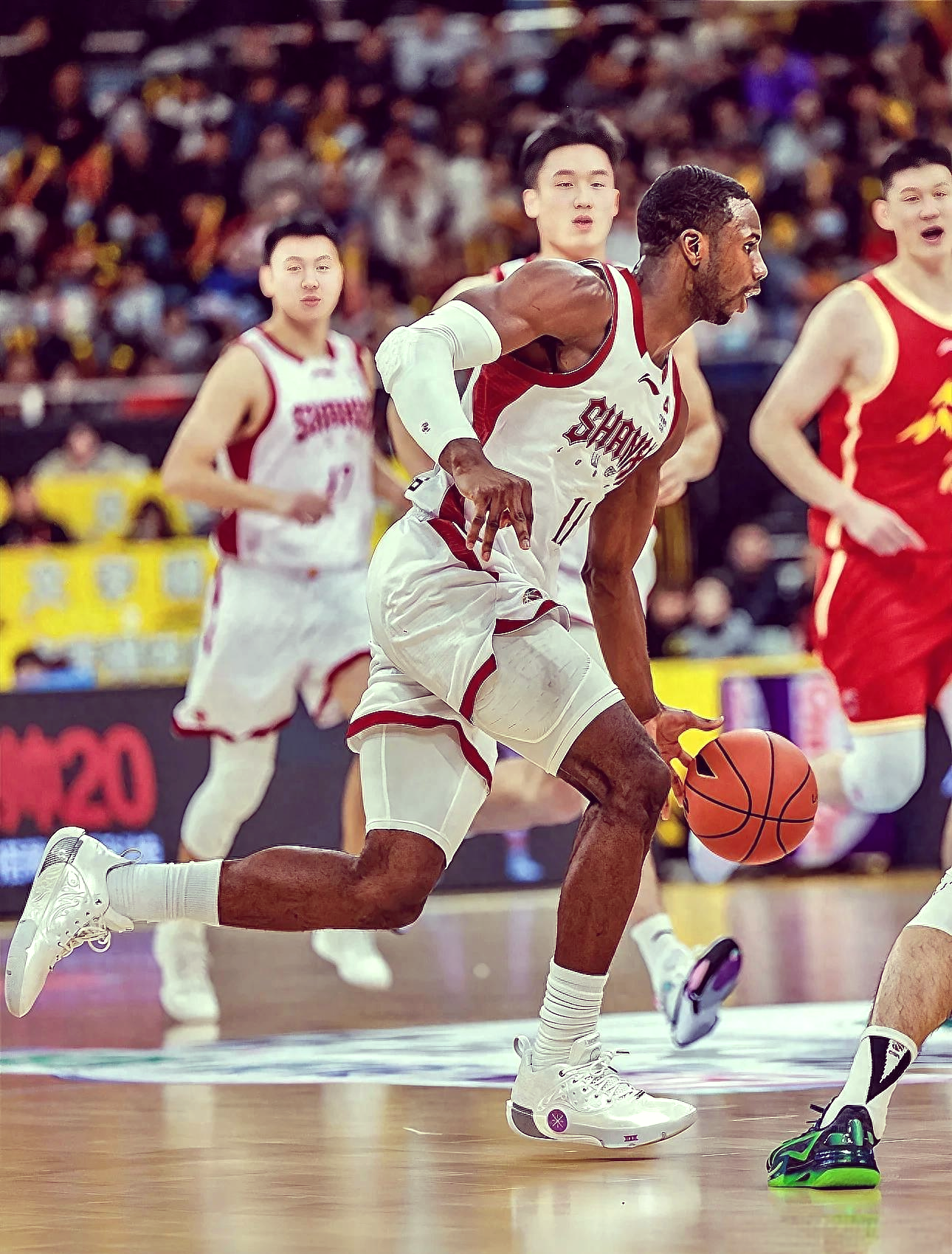 尽享体育世界-包含深圳男篮围绕CBA常规赛篮板制胜国际比赛日金州勇士备战葡超，今夜菲尼克斯太阳调整名单以备国王杯瞬间刷屏的词条-尽享体育世界